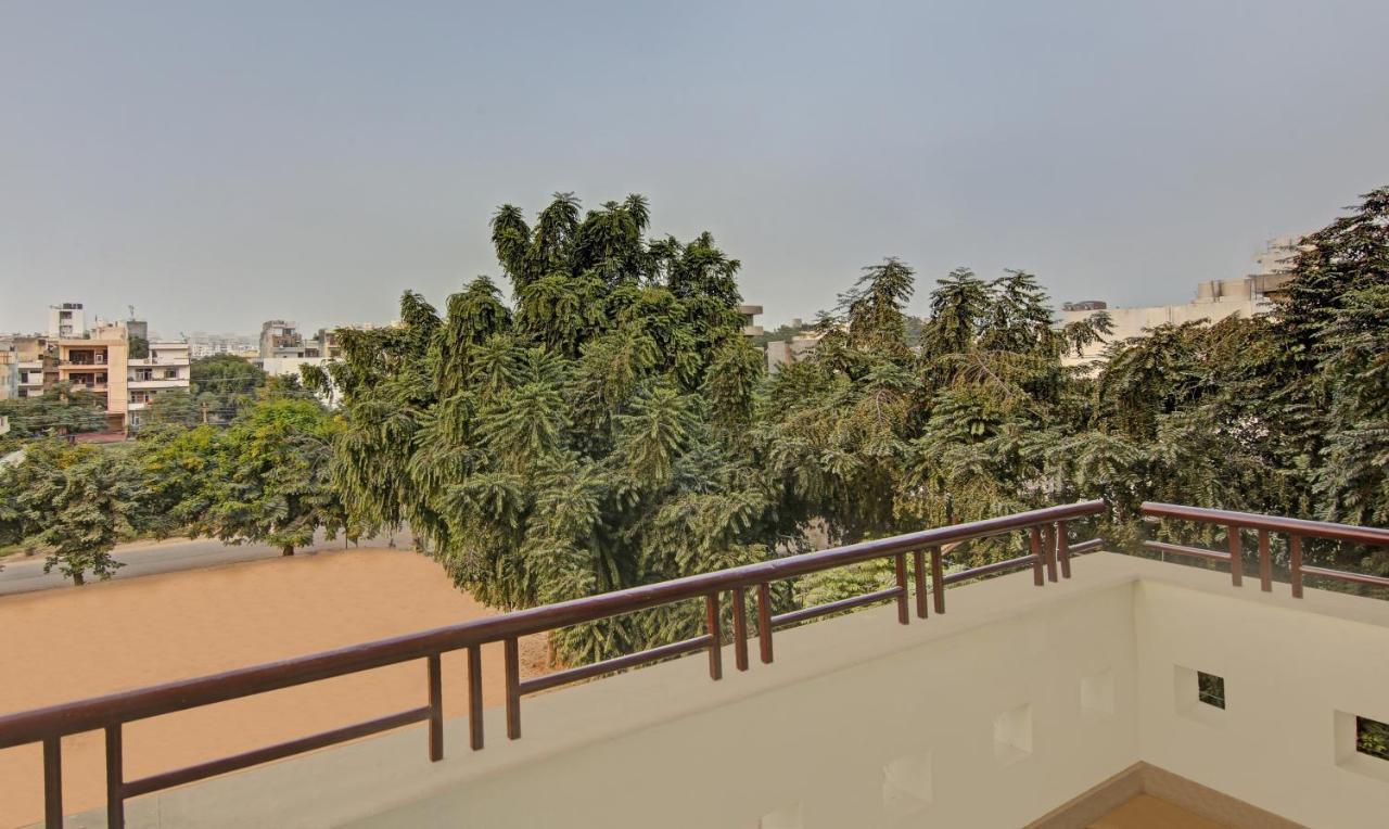Hotel Treebo Trend Amexx Golf Course Road Gurgaon Zewnętrze zdjęcie